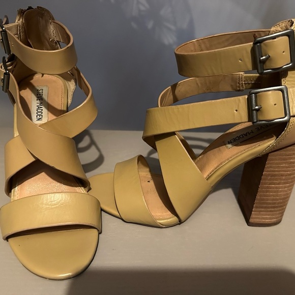 Steve Madden Shoes - Tan heels steve madden
